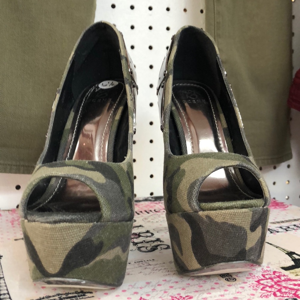 High heel shoes